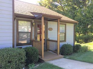 909 Stonehenge Rd, Charlottesville, VA 22901