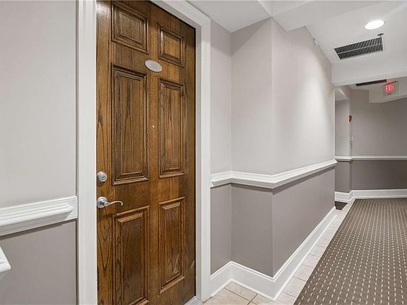 5th image of 560 Dutch Valley Rd NE APT 311