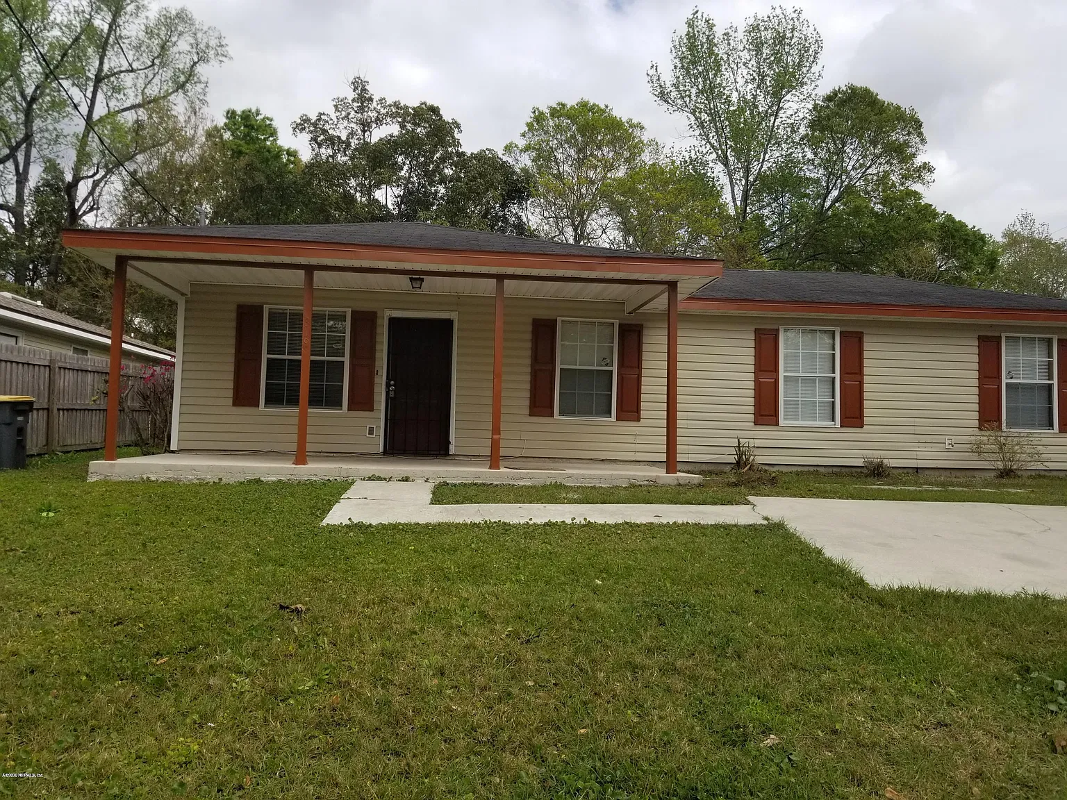 3 bed, 2.0 bath, 1100 sqft, $1,350 — Photo 3