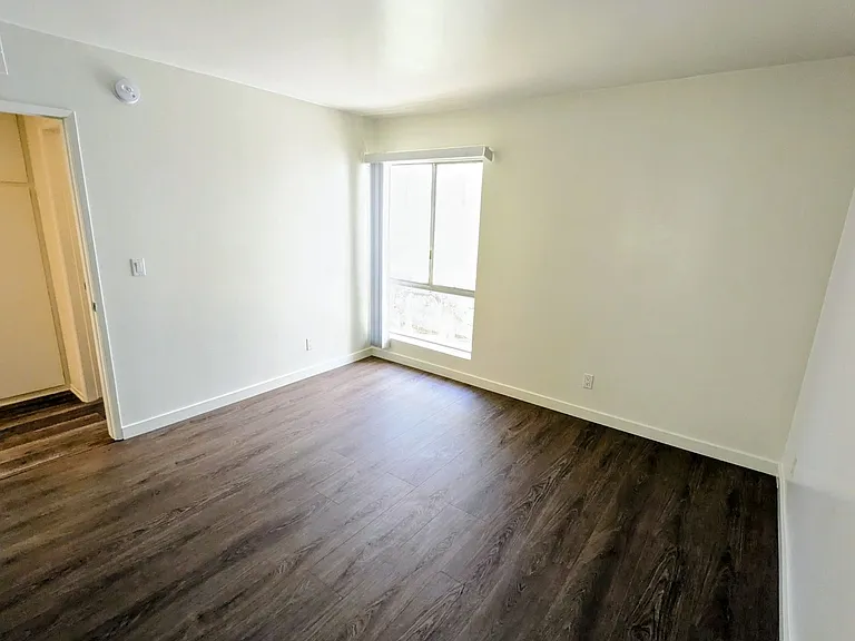 11948 Darlington Ave — Photo 10
