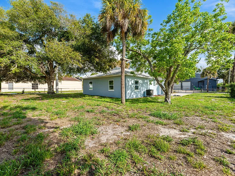 405 Dummitt Ave — Photo 24