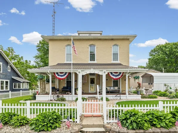 207 S High St, West Lebanon, IN 47991