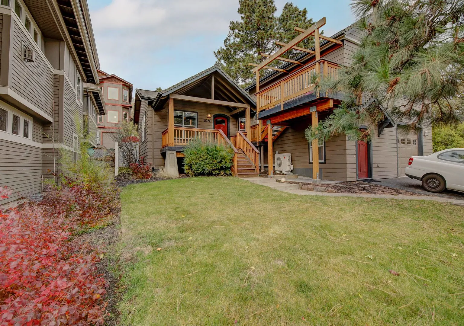 Quiet neighborhood home in Bends Westside — Photo 2