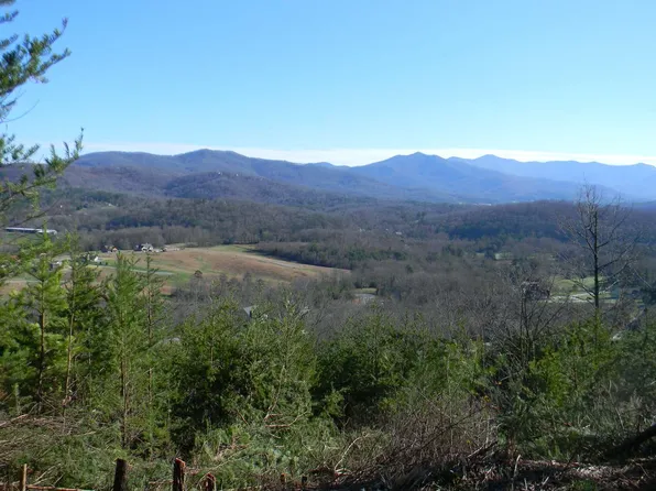 27 Standing Meadow Dr, Young Harris, GA 30582