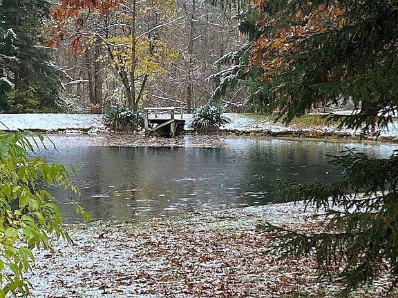 0.2 acre pond w/aerator