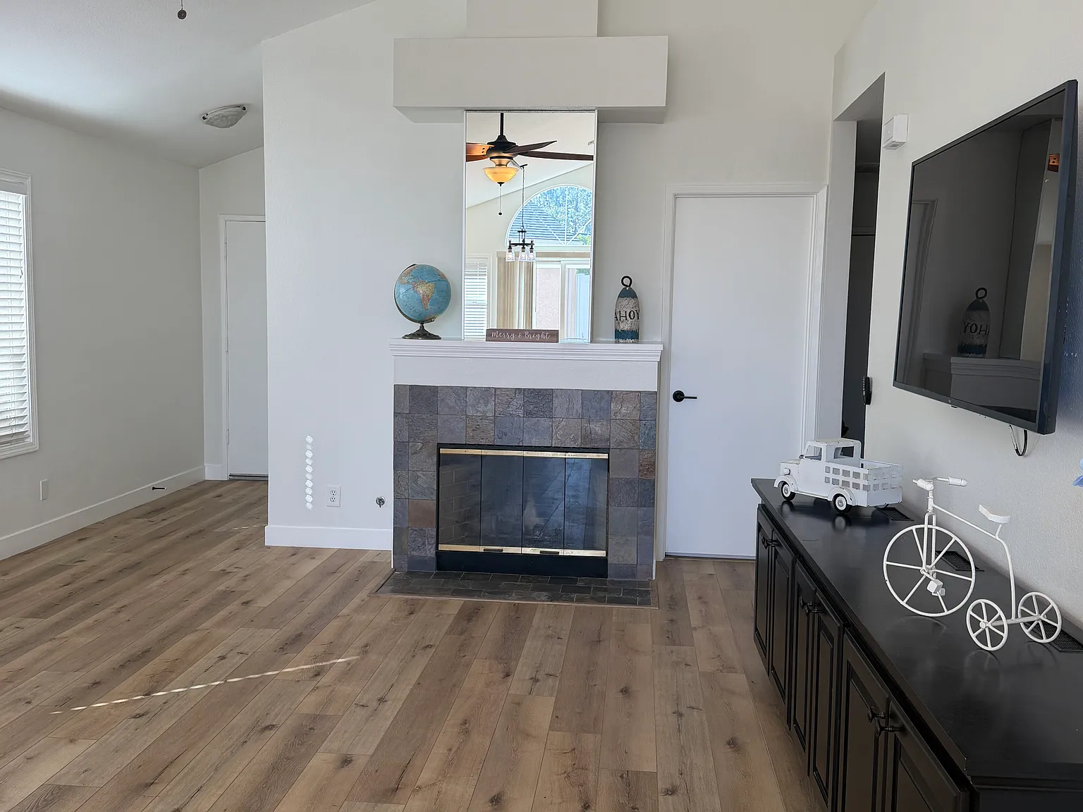4 bed, 1749 sqft, $4,200 — Photo 4