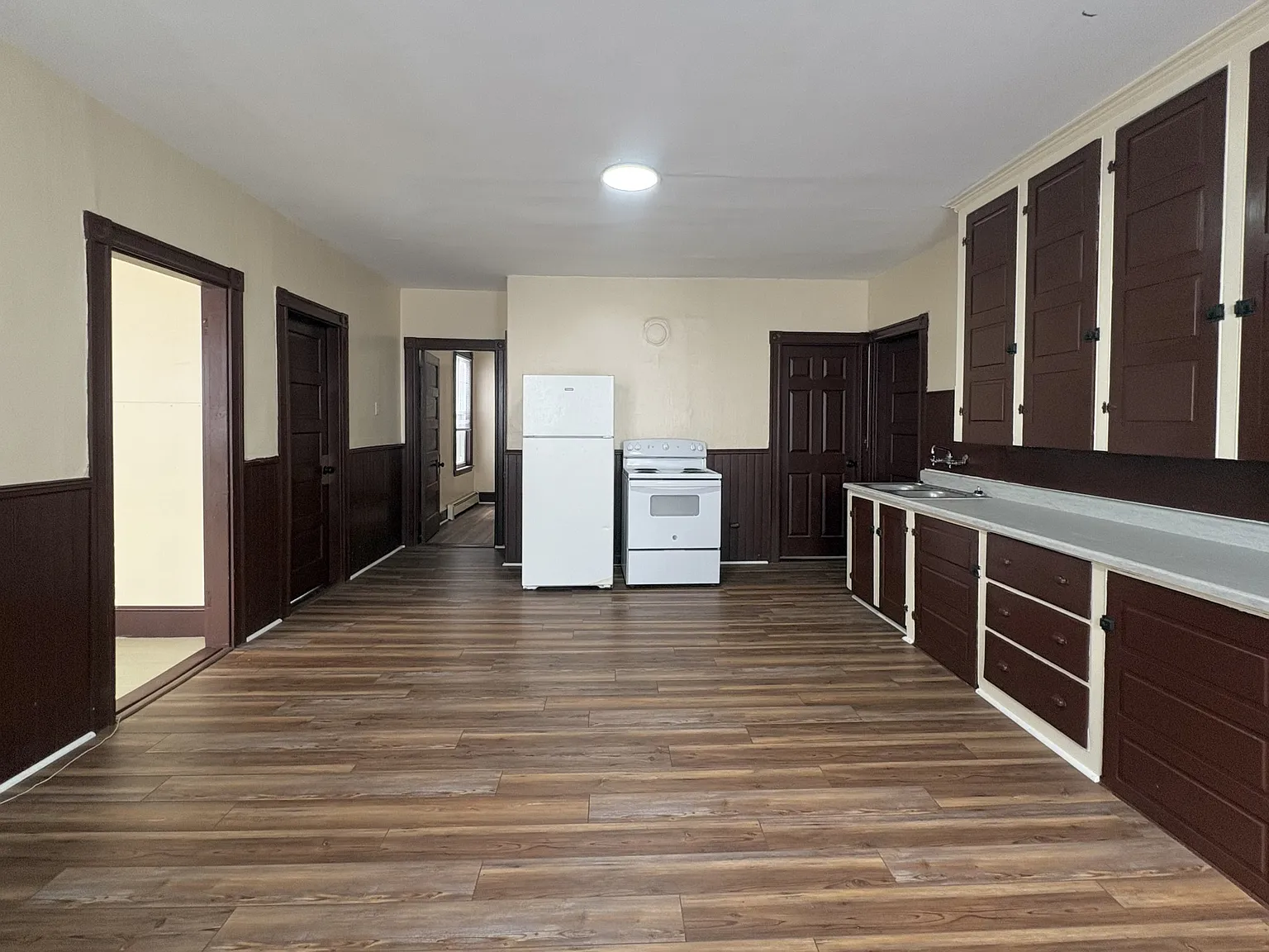 4 bed, 1100 sqft, $1,700 — Photo 2