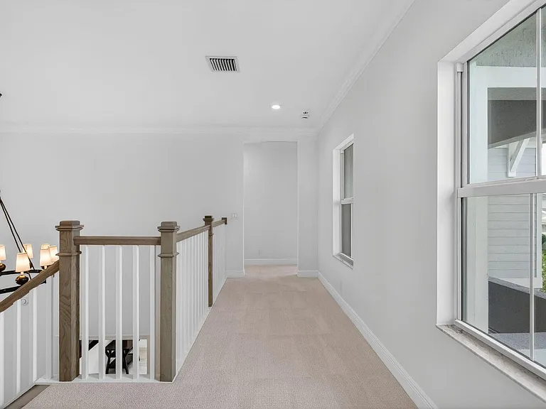9249 Crestview Cir — Photo 32
