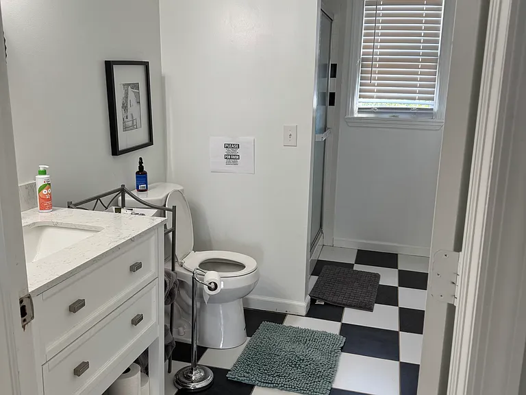 28 Bay Ave — Photo 22