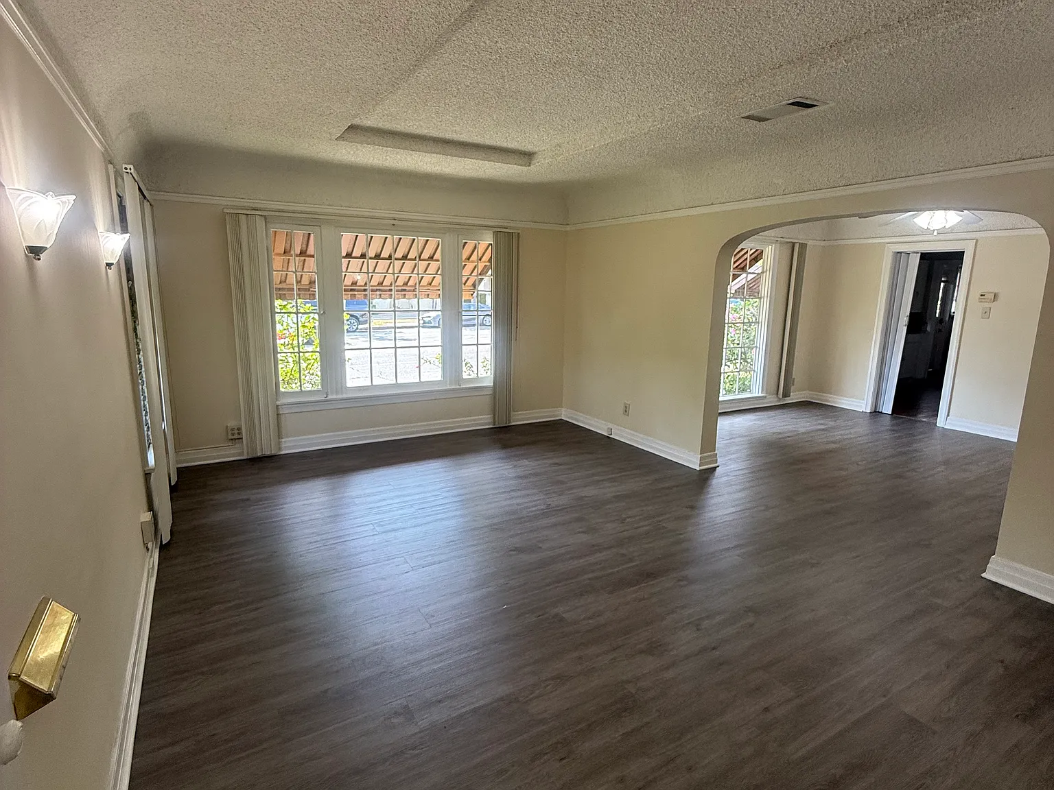 1 bed, 1080 sqft, $2,500 — Photo 2