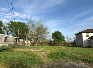 716 Willow St, Baytown, TX 77520