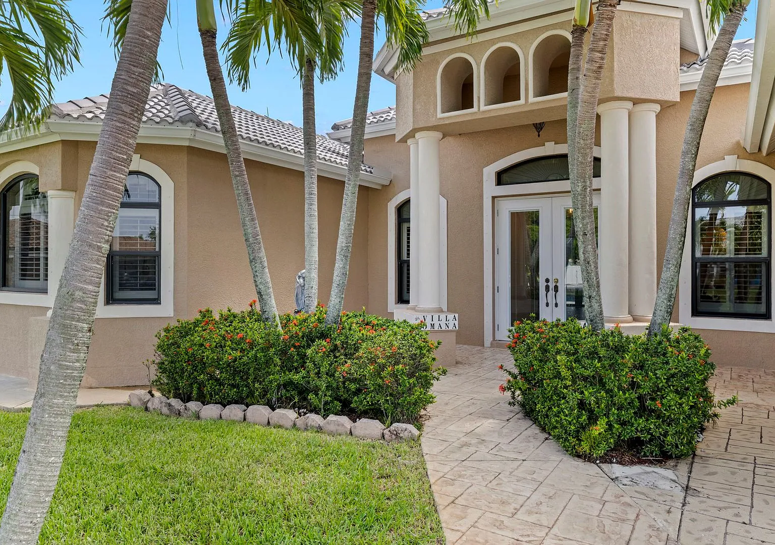 Stunning 3/2 Pool Home — Photo 4