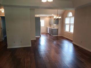 4135 S El Salvador Ave, Springfield, MO 65807