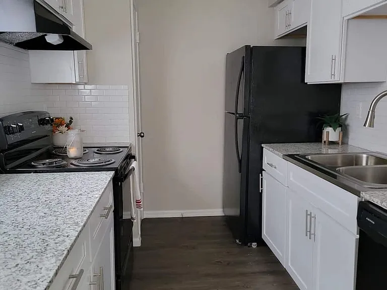 Casa Del Rey Apartments — Photo 15