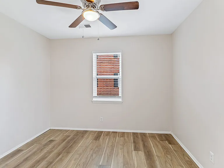 Germantown Village Apartments — Photo 10
