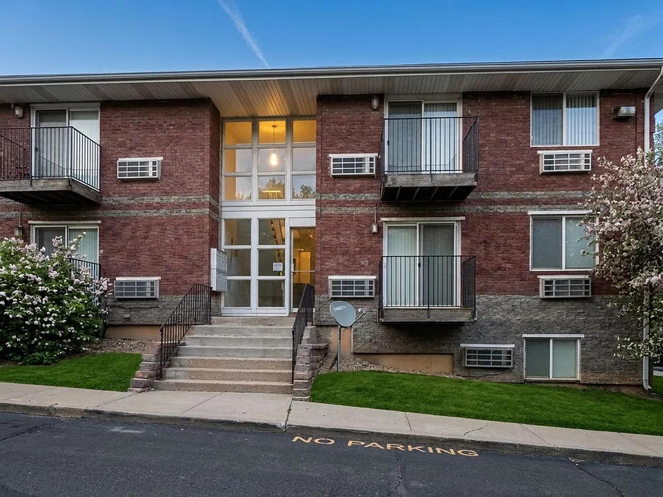 2635 & 2713 W Cornelia Ave
