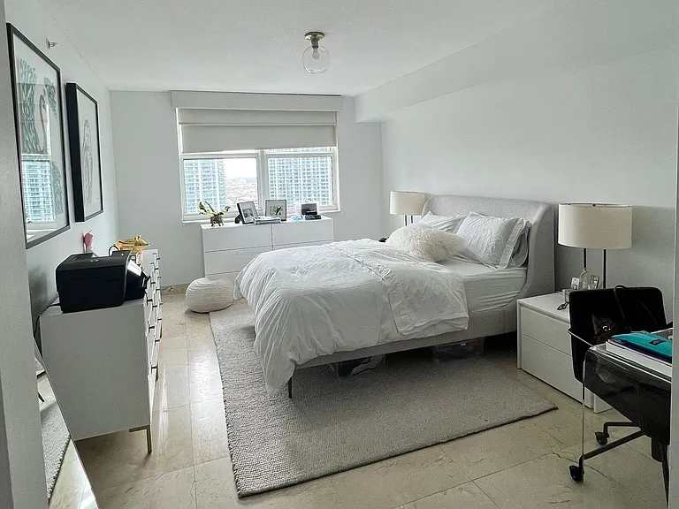 31 SE 5th St #2809 — Photo 4