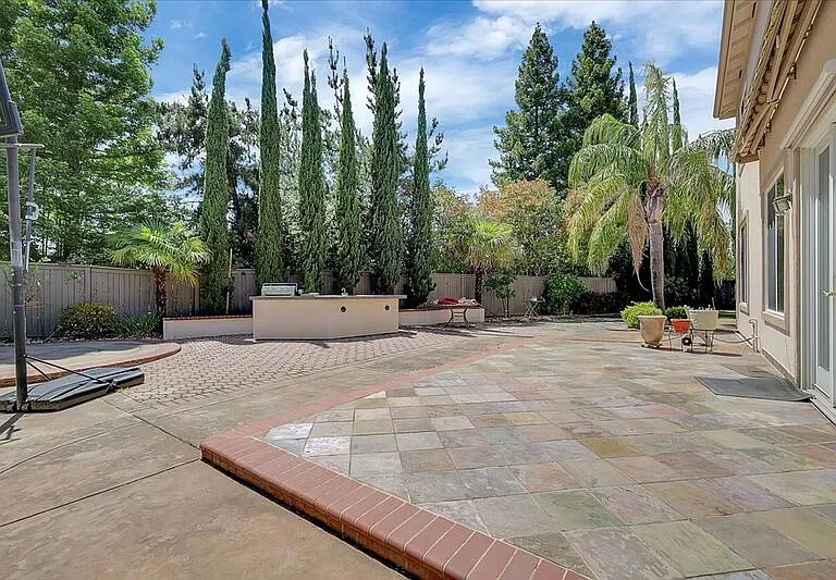 208 Otter Glen Ct — Photo 49