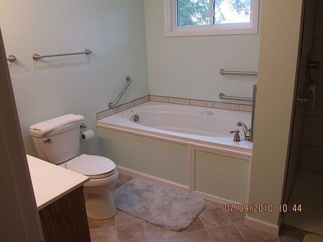 2nd image of 200 Sunset St