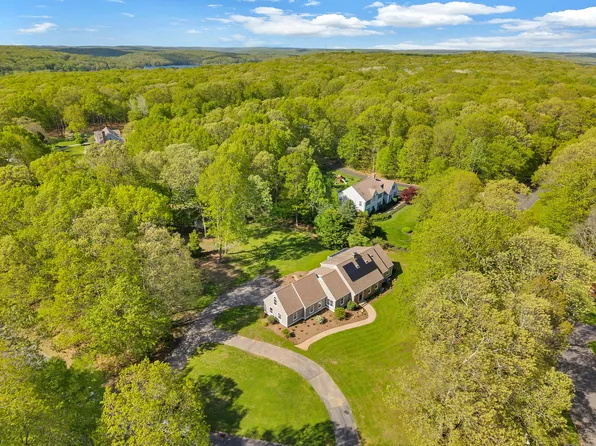 34 Willow Lane, East Lyme, CT 06333