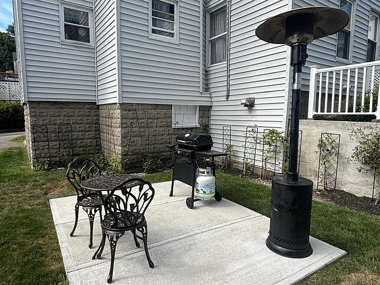 123 East St #1 — Photo 4