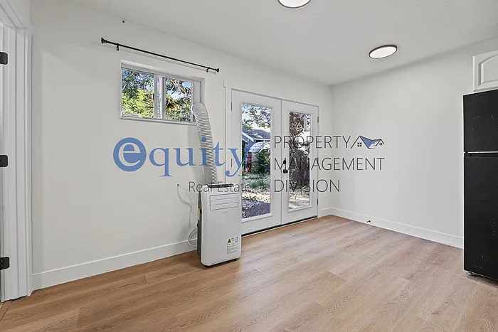 852 E Roosevelt Ave #B — Photo 3