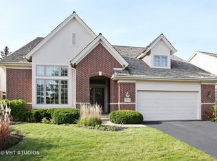 1920 Wyndham Cir, Glenview, IL 60025