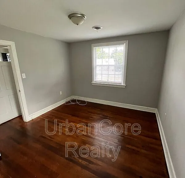 1807 National St — Photo 13