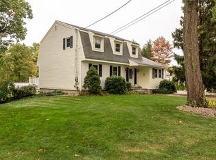 54 Pennacook Rd, Tewksbury, MA 01876