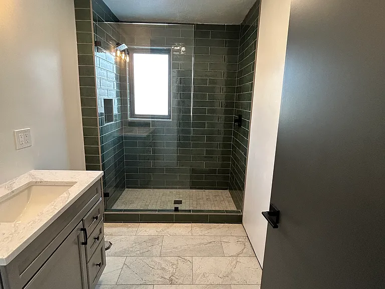 410 S 13th Ave — Photo 10