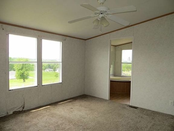 4th image of 53 Julian Ln