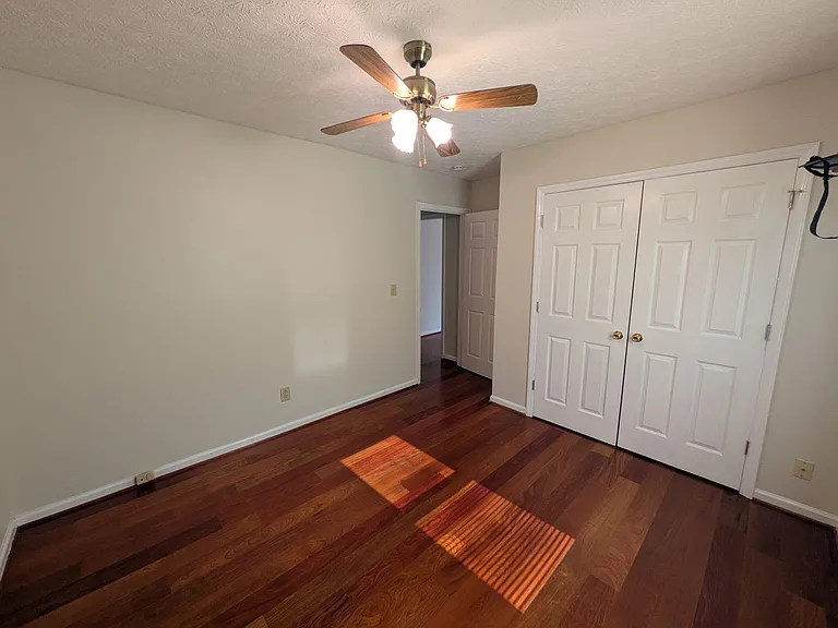 6008 Yeaton Glen Dr — Photo 12