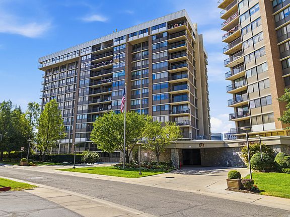 3rd image of 241 N Vine St E #804