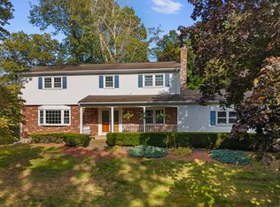 2 Brookfield Dr, East Lyme, CT 06333