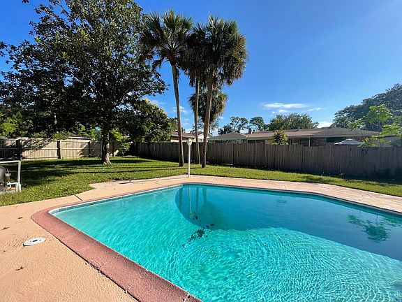 2nd image of 951 Park Forest Ln