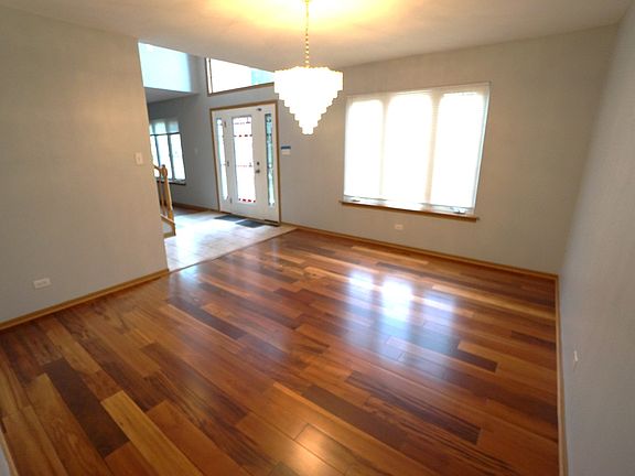 3rd image of 830 E 152nd St
