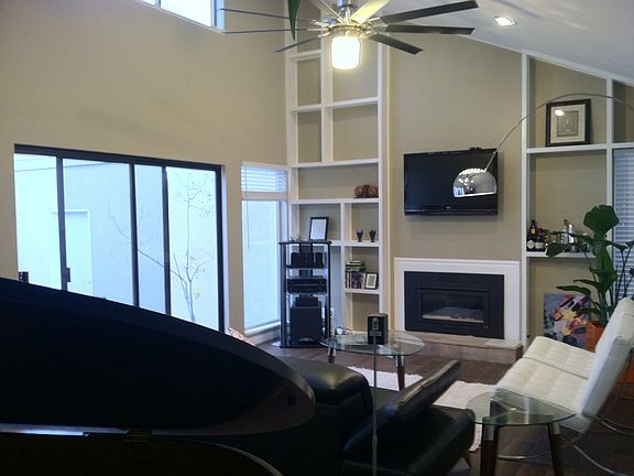 2nd image of 1637 E Saint James Pl