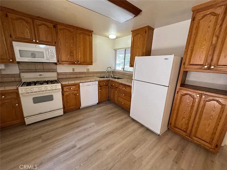 29196 Crestone Dr — Photo 2