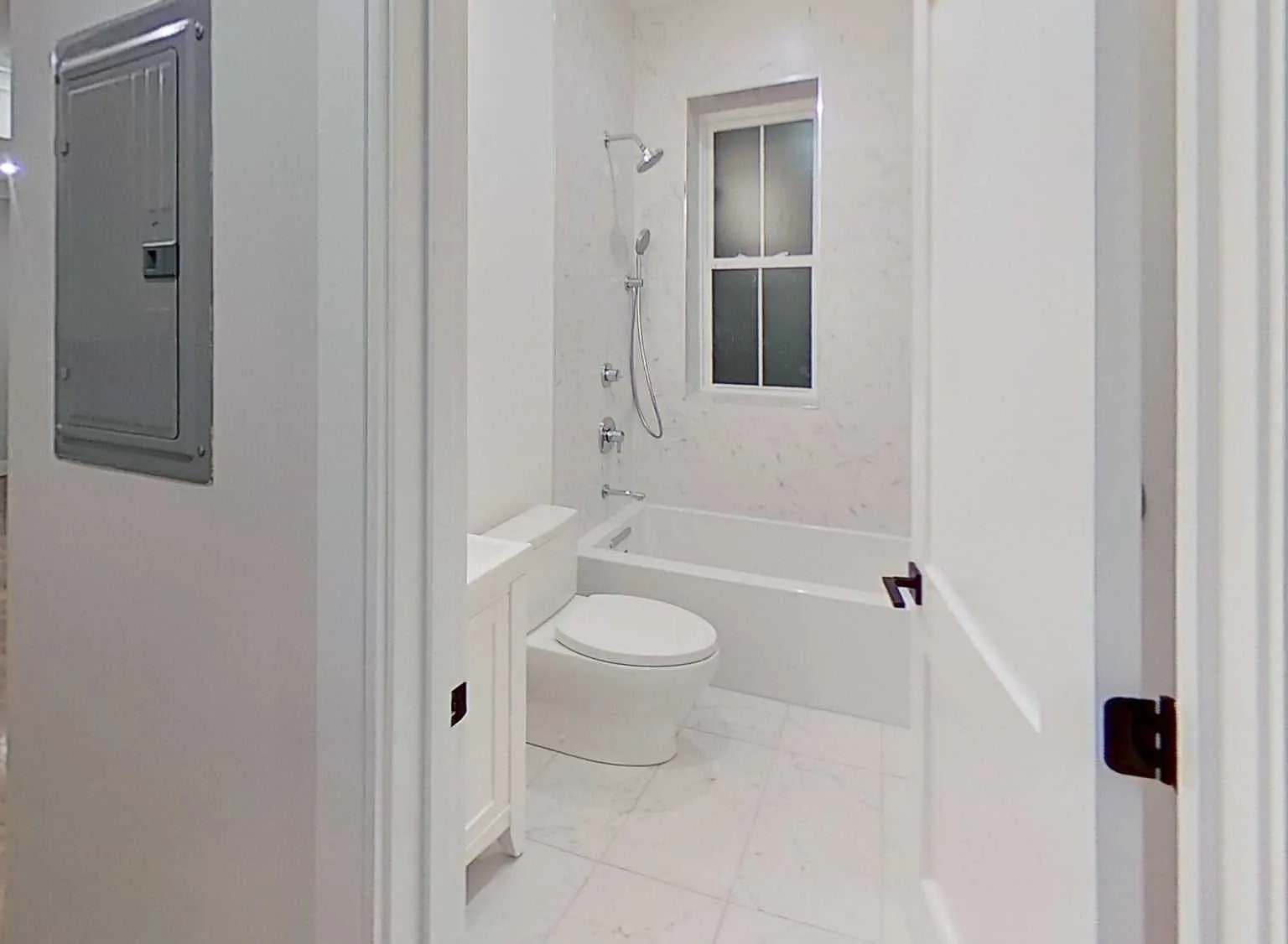 2 bed, $3,495 — Photo 2