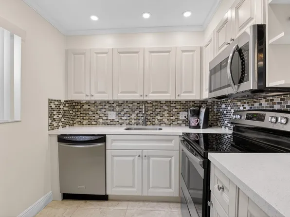 205 Flanders E Unit 205, Delray Beach, FL 33484