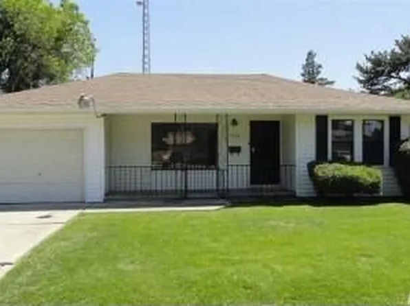 2328 W Bristol Ave, Stockton, CA 95204