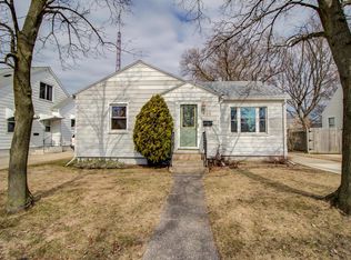 923 Colfax Ave, Grand Haven, MI 49417