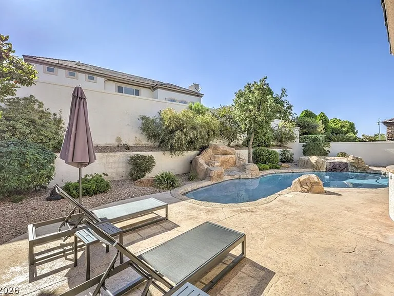 305 Onyx Crest St — Photo 34