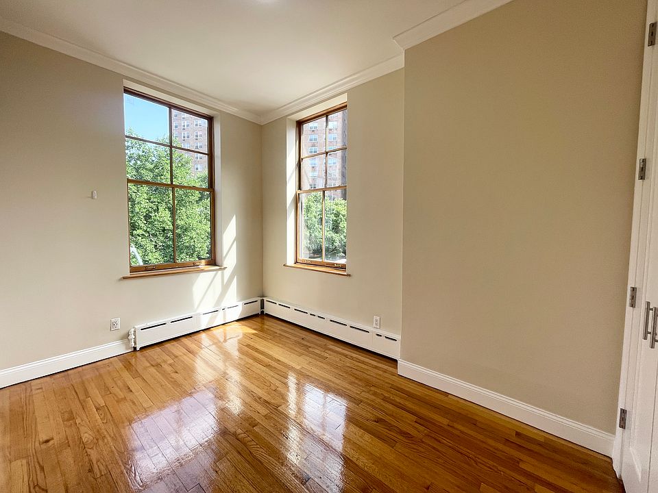 1st image of 301 W 13th St APT 4A