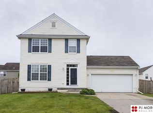 19825 Acorn Dr, Gretna, NE 68028