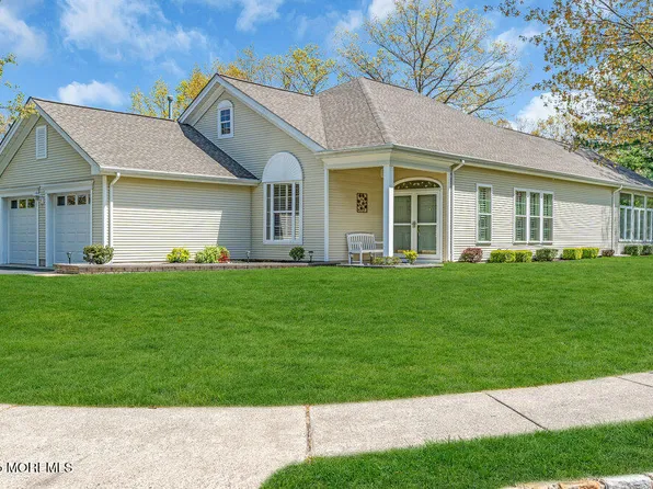 62 Springlawn Drive, Lakewood, NJ 08701