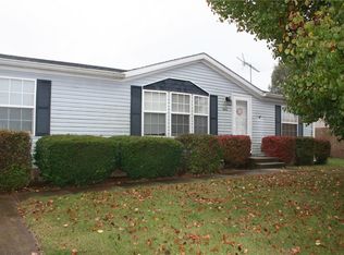 4645 Autumn Ridge Dr, Columbus, IN 47203