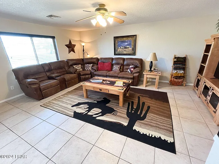 3076 Tripoli Dr — Photo 3