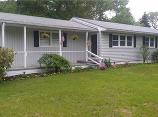 700 Youngs Ave, Mattituck, NY 11952
