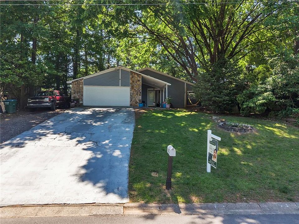 1st image of 1462 Country Downs Dr